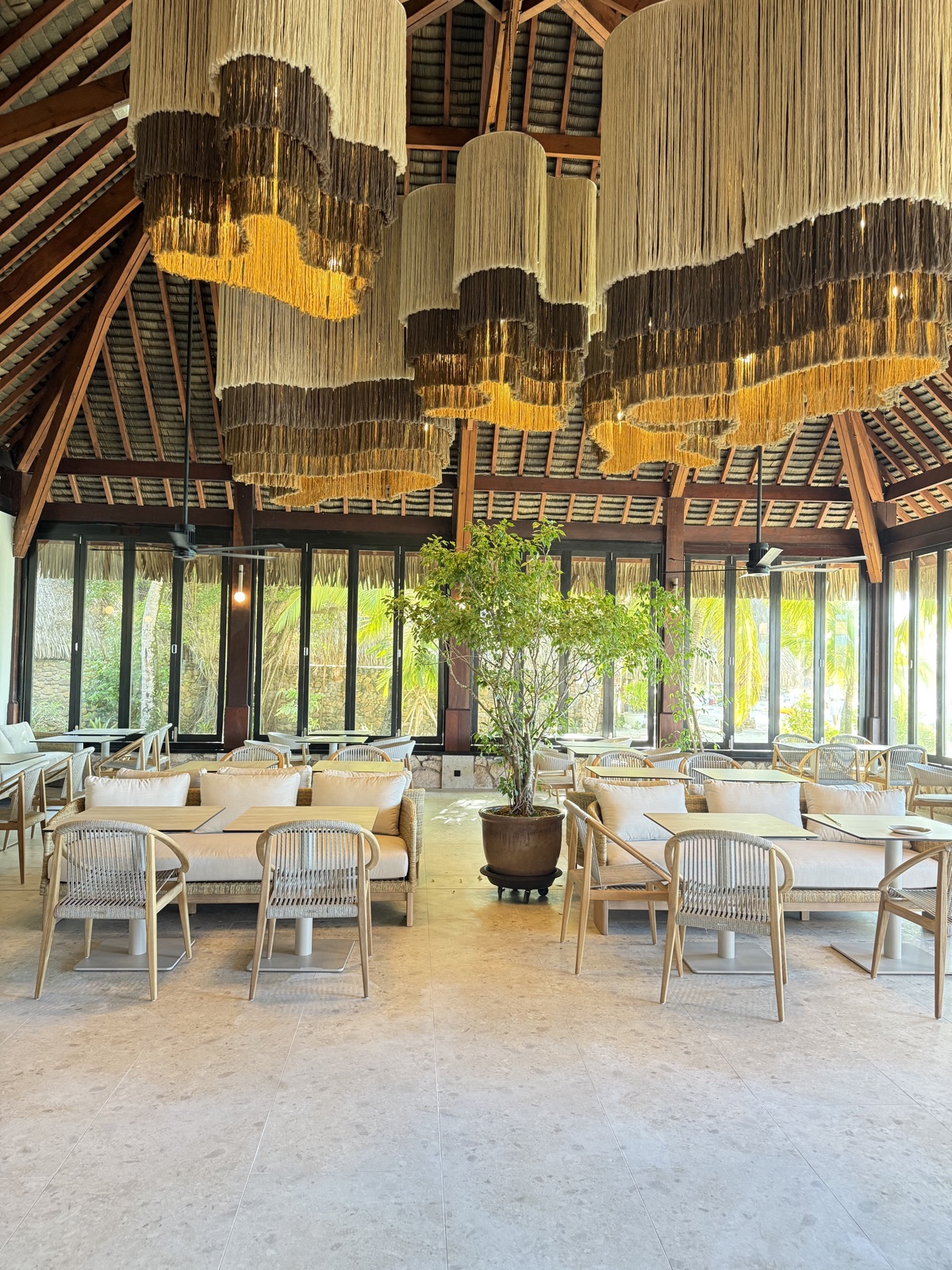 Intérieur du projet Sofitel Kia Ora — vue secondaire, Moorea